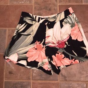 Ann Taylor Shorts - Ann Taylor NWOT tropical shorts 2P Ann Taylor Shorts - Ann Taylor NWOT tropical shorts 2P